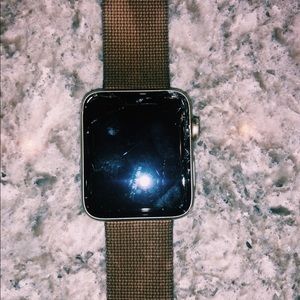 Gold Apple Watch 42 mm w gold band